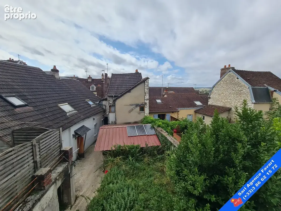 Ensemble de 3 logments et jardin - rare en centre-ville historique - photo 2