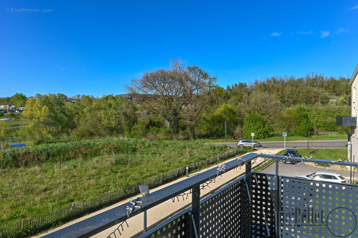 T3 récent avec grand balcon terrasse et garage - Résidence sécurisée - photo 8