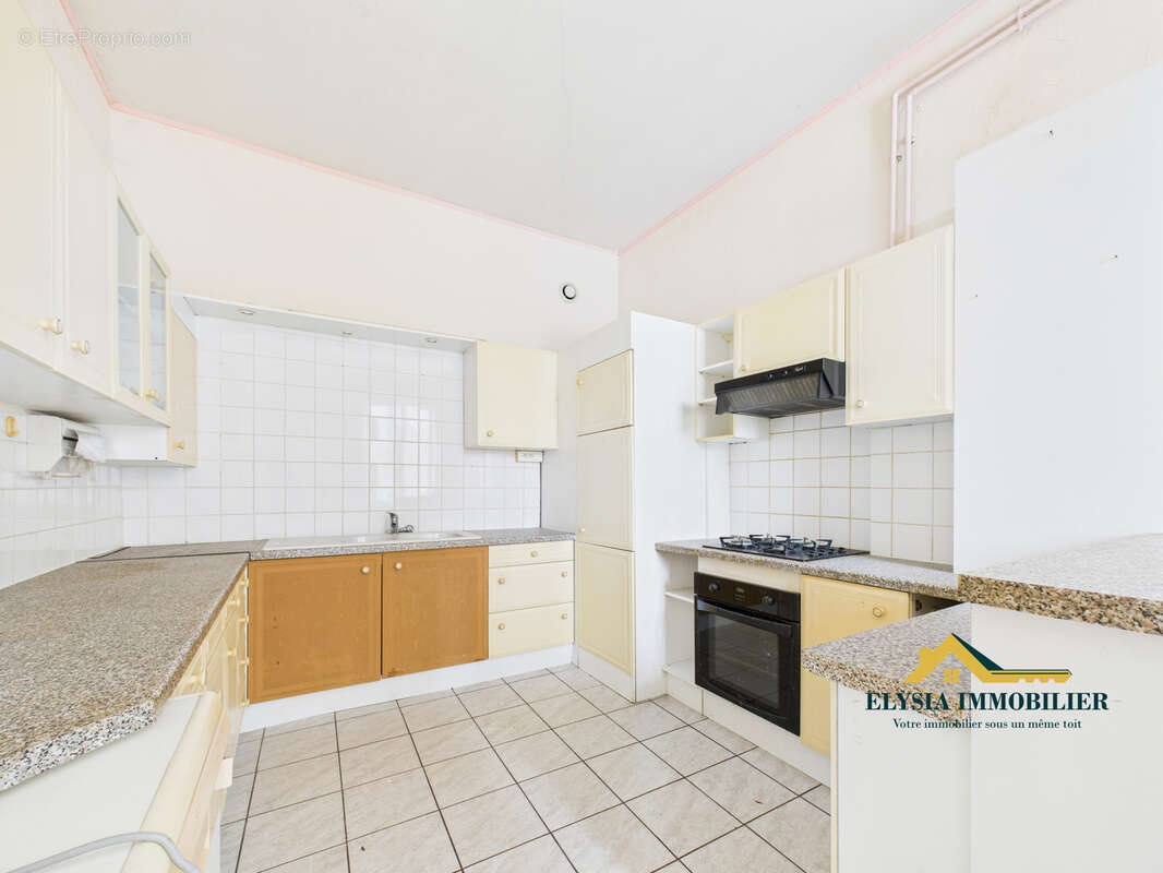 Maison à BAYONVILLE-SUR-MAD