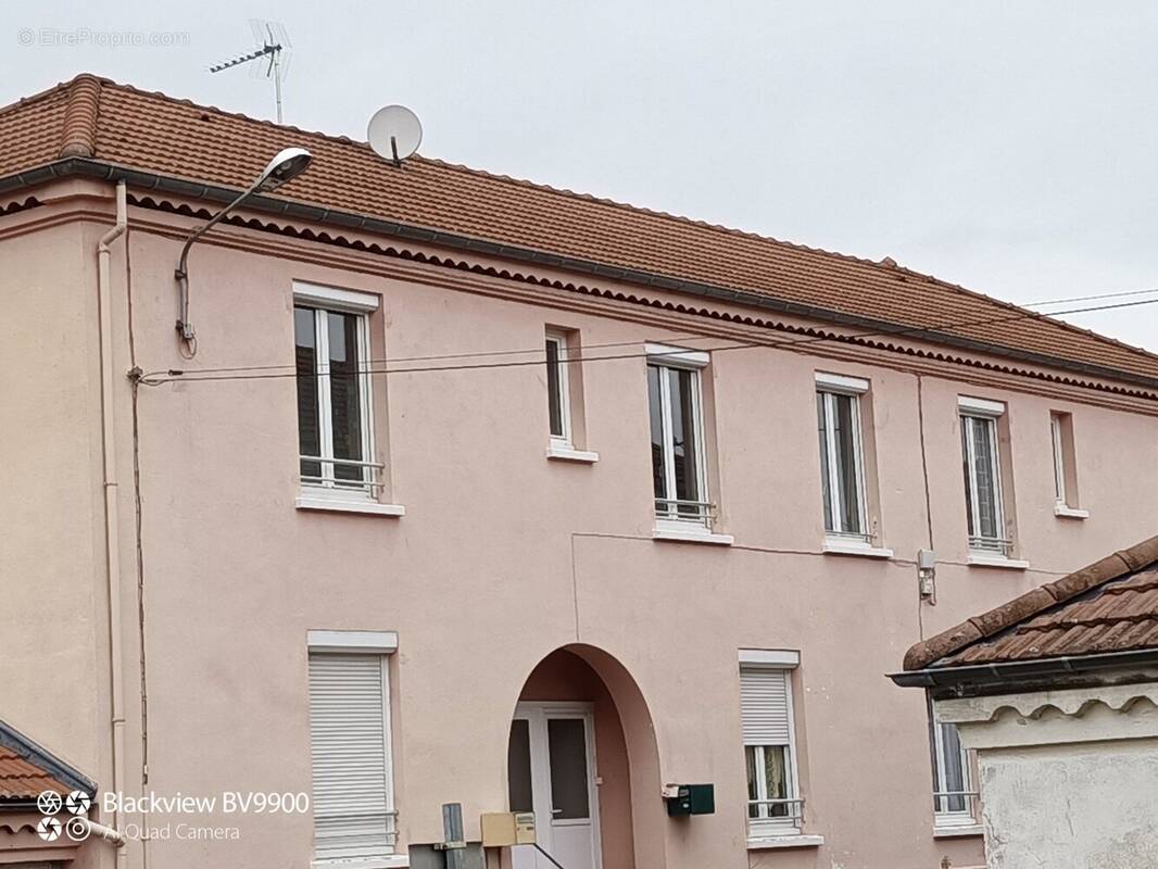 Appartement à REGNY