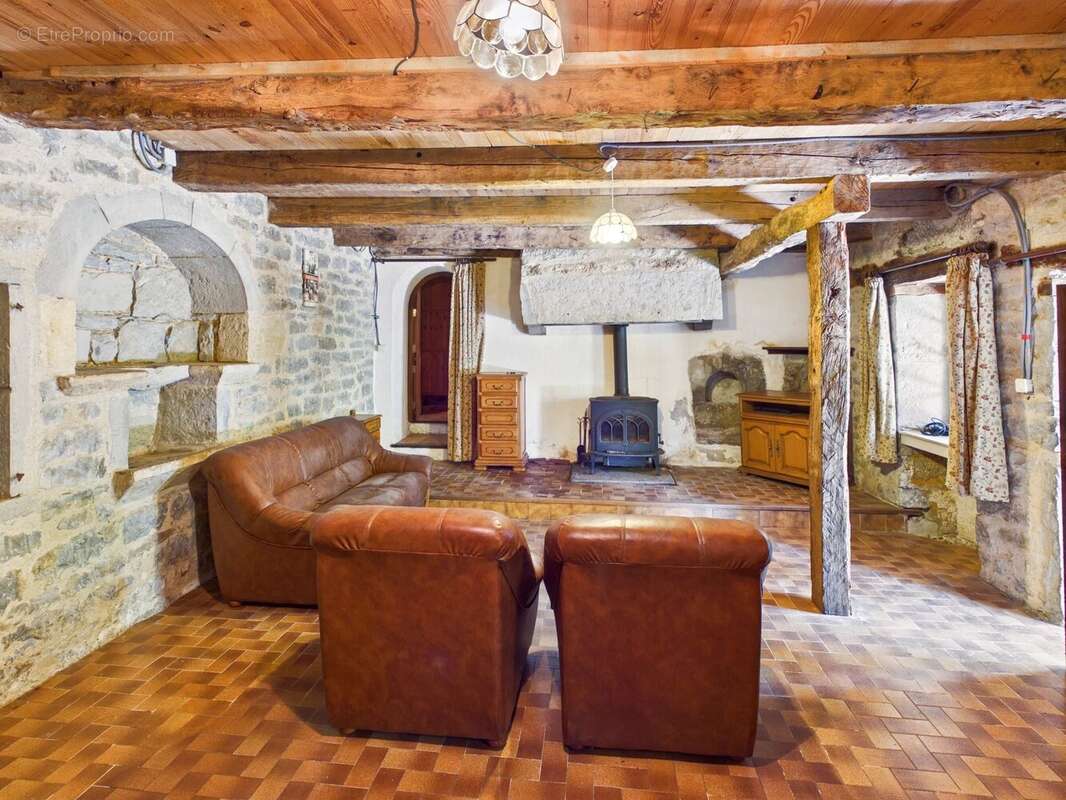 Secteur Tarn-Et-Garonne, Charmante Maison en Pierre avec 2 chambres à Puylagarde - photo 3