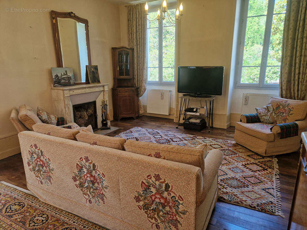 Maison de caractère restaurée avec jardin et garage - photo 5