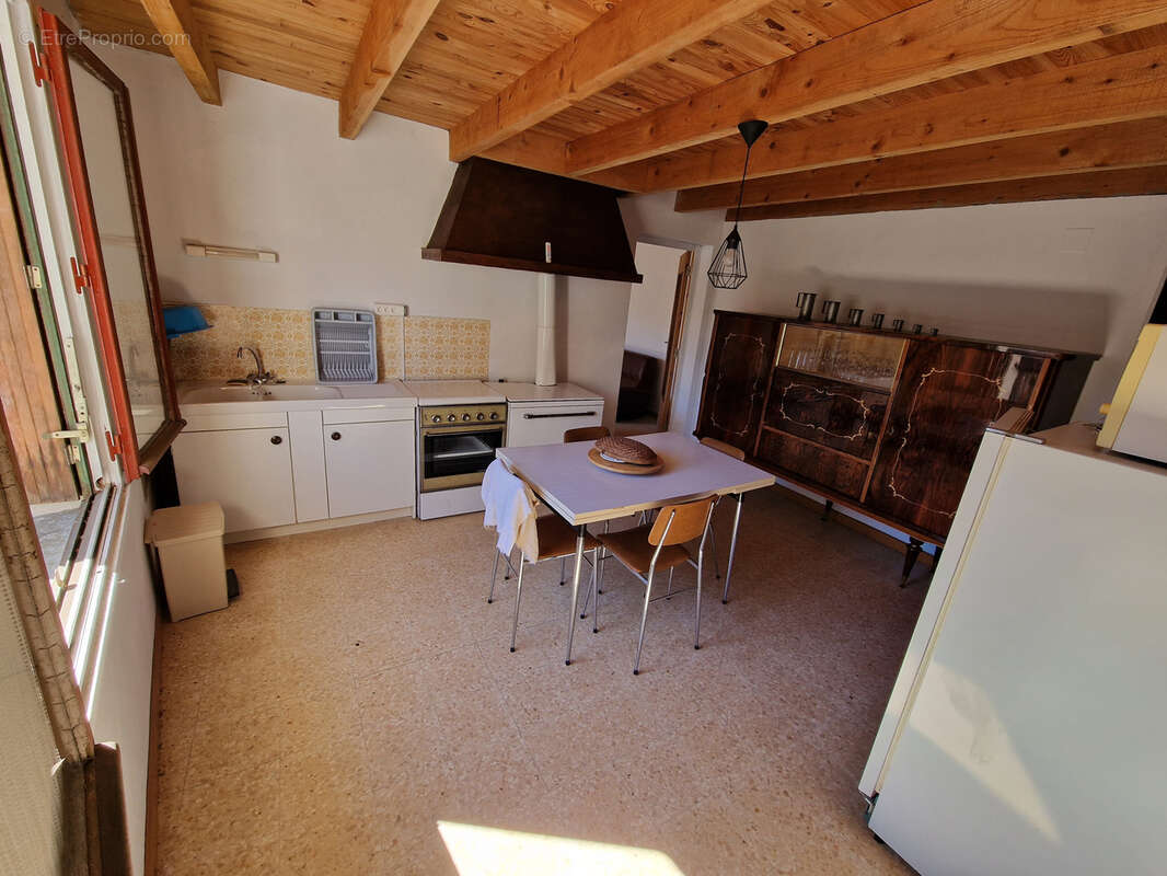 Maison à CASTANET-LE-HAUT