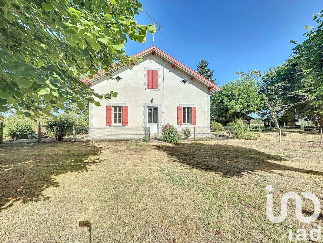 Maison 110 m² à Uchacq-Et-Parentis  - photo 4
