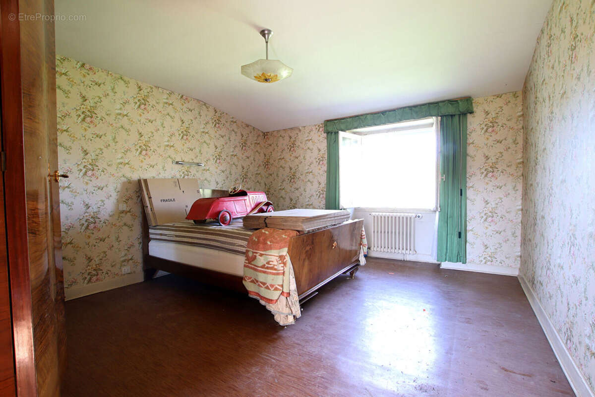 Maison à AZAY-LE-BRULE