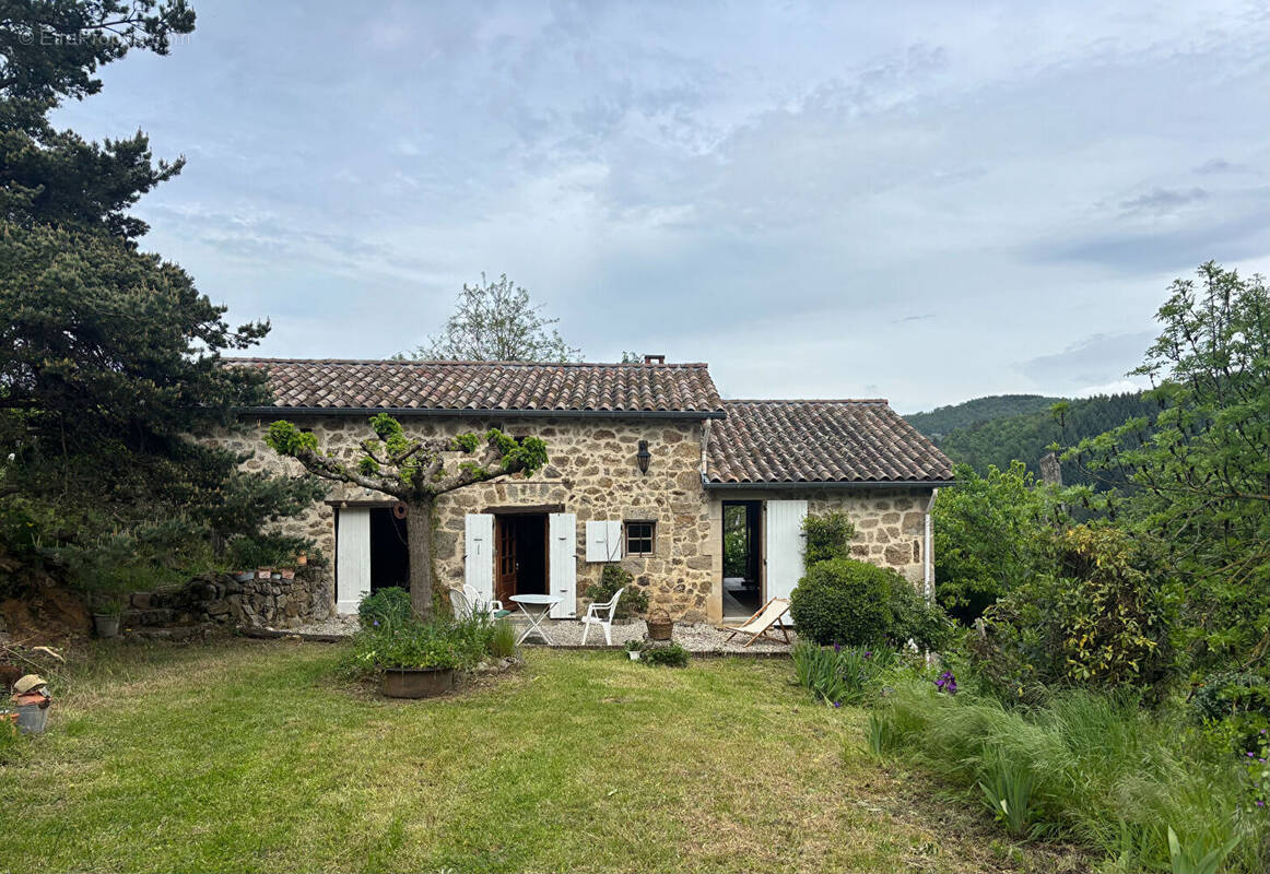 Maison à COLOMBIER-LE-JEUNE