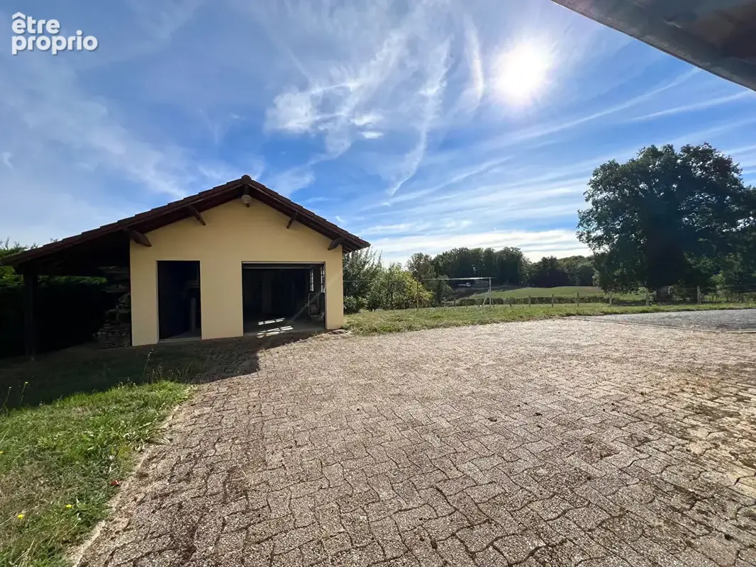 Maison Le Rouget Pers 5 pièce(s) 109 m2 - photo 14