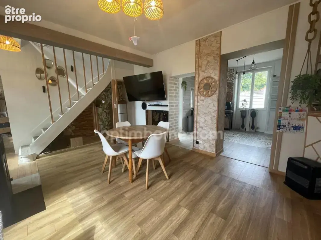 Belle maison en pierre de 4 chambres avec jardin de 515 m2 plat et puits - photo 2