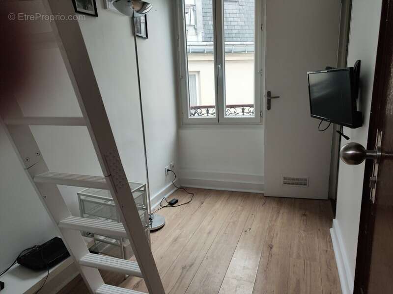 Appartement à PARIS-10E