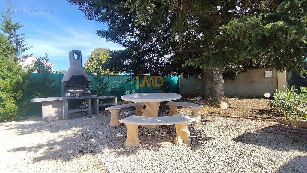 Maison à LA CALMETTE