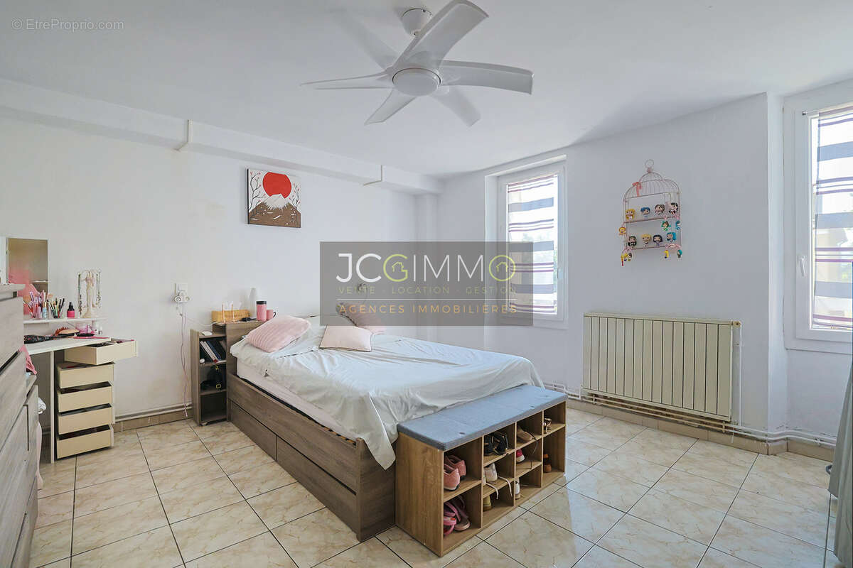 Hyeres (la bayorre) - haut de maison 101 m2 + terrasse + loggia + annexes - photo 11