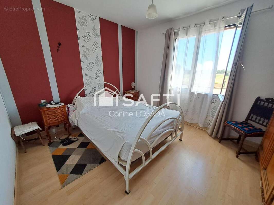 Maison 124 m² à Saint-Denis-Du-Payre  - photo 7