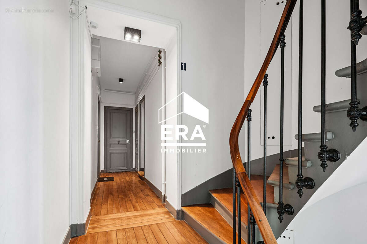 Appartement à PARIS-17E