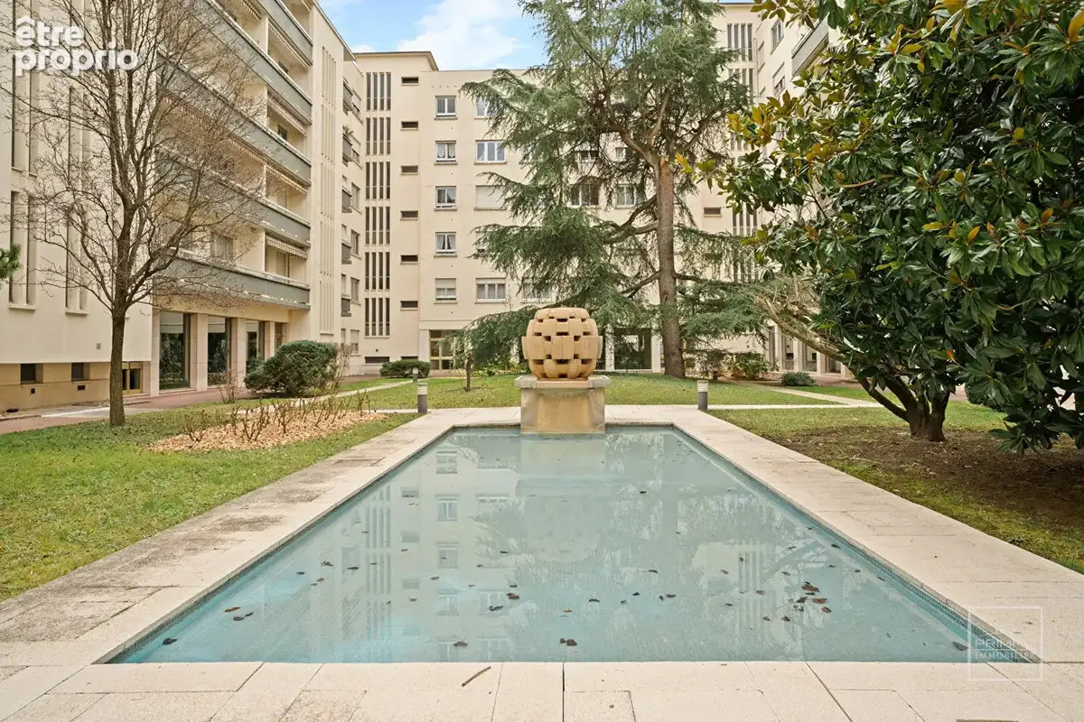Lyon 6, 117.47m², deux balcons, garage - photo 2