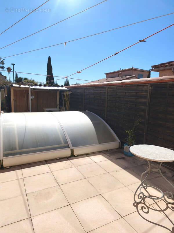 Maison à SAINT-LAURENT-DE-LA-SALANQUE