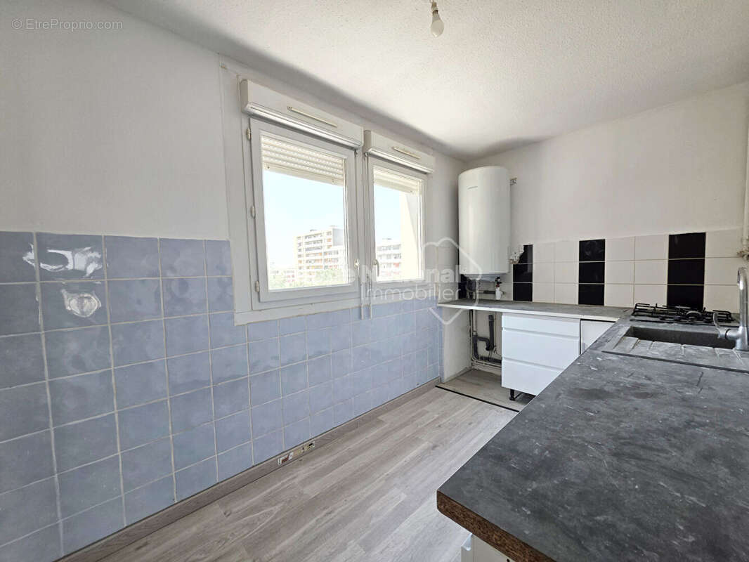 Appartement T5 de 96 m² avec terrasse, ascenseur et cave, Miramas - photo 10