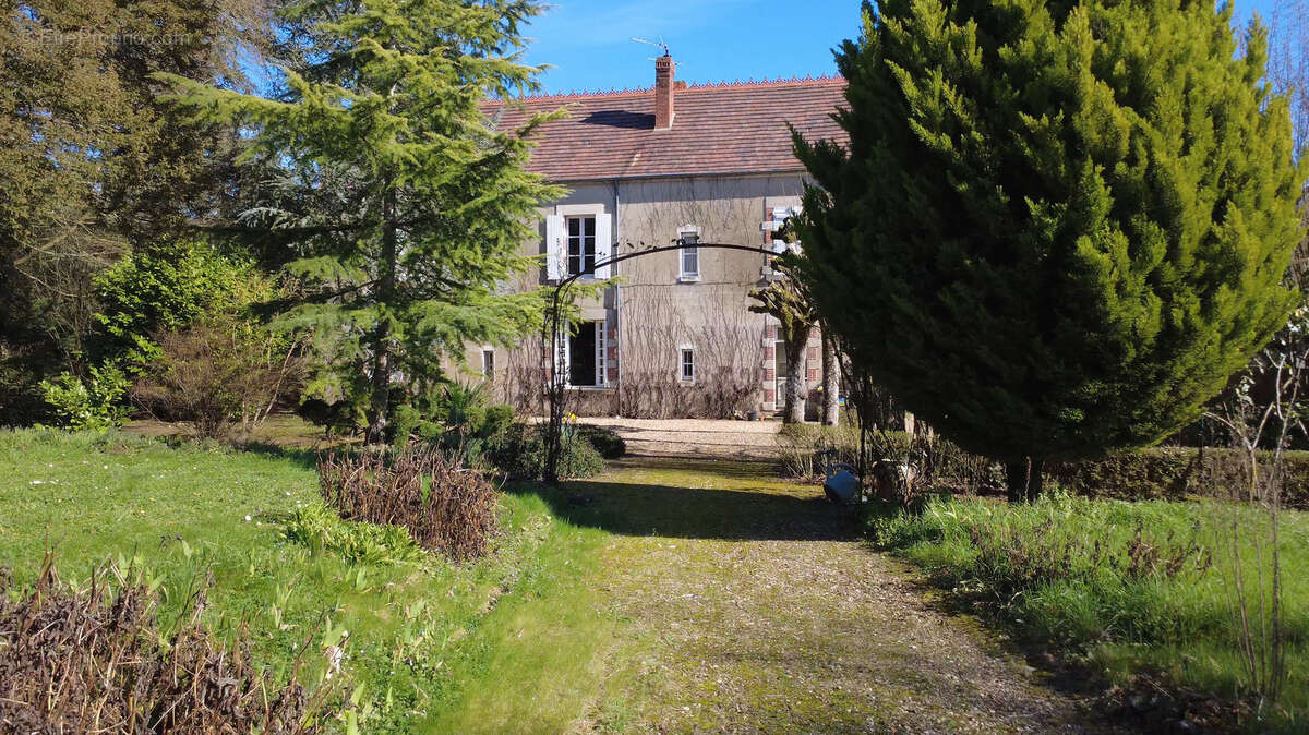 Maison à SANCERGUES