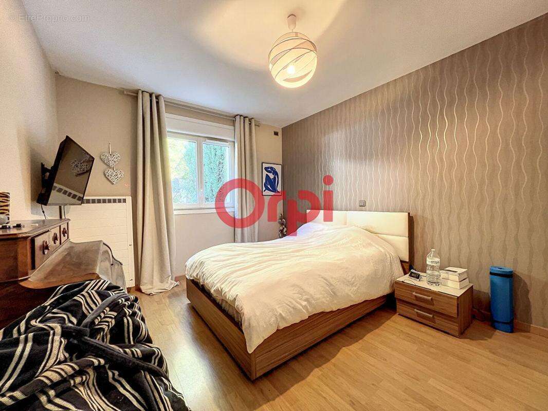 Maison à BURES-SUR-YVETTE