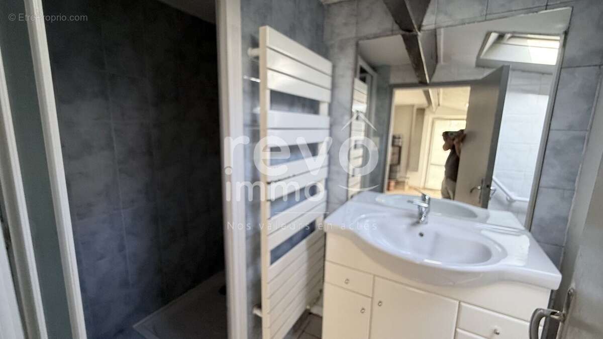 Maison + dépendances à rénovées, avec jardin. - photo 6