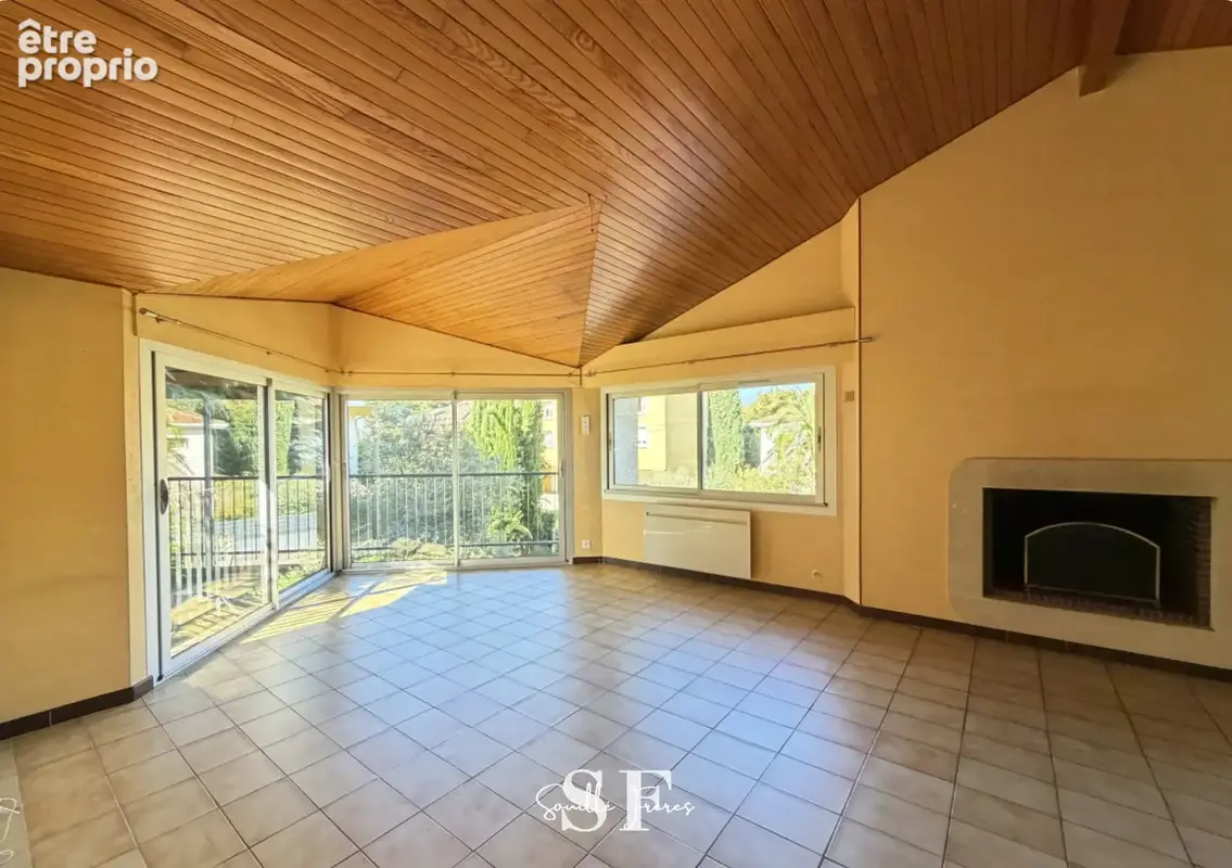Agen - villa d architecte avec double garage et jardin. - photo 5