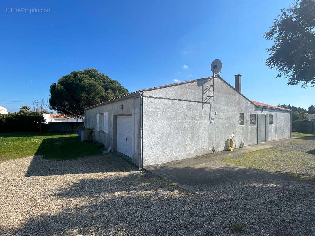 Maison à LA BREE-LES-BAINS