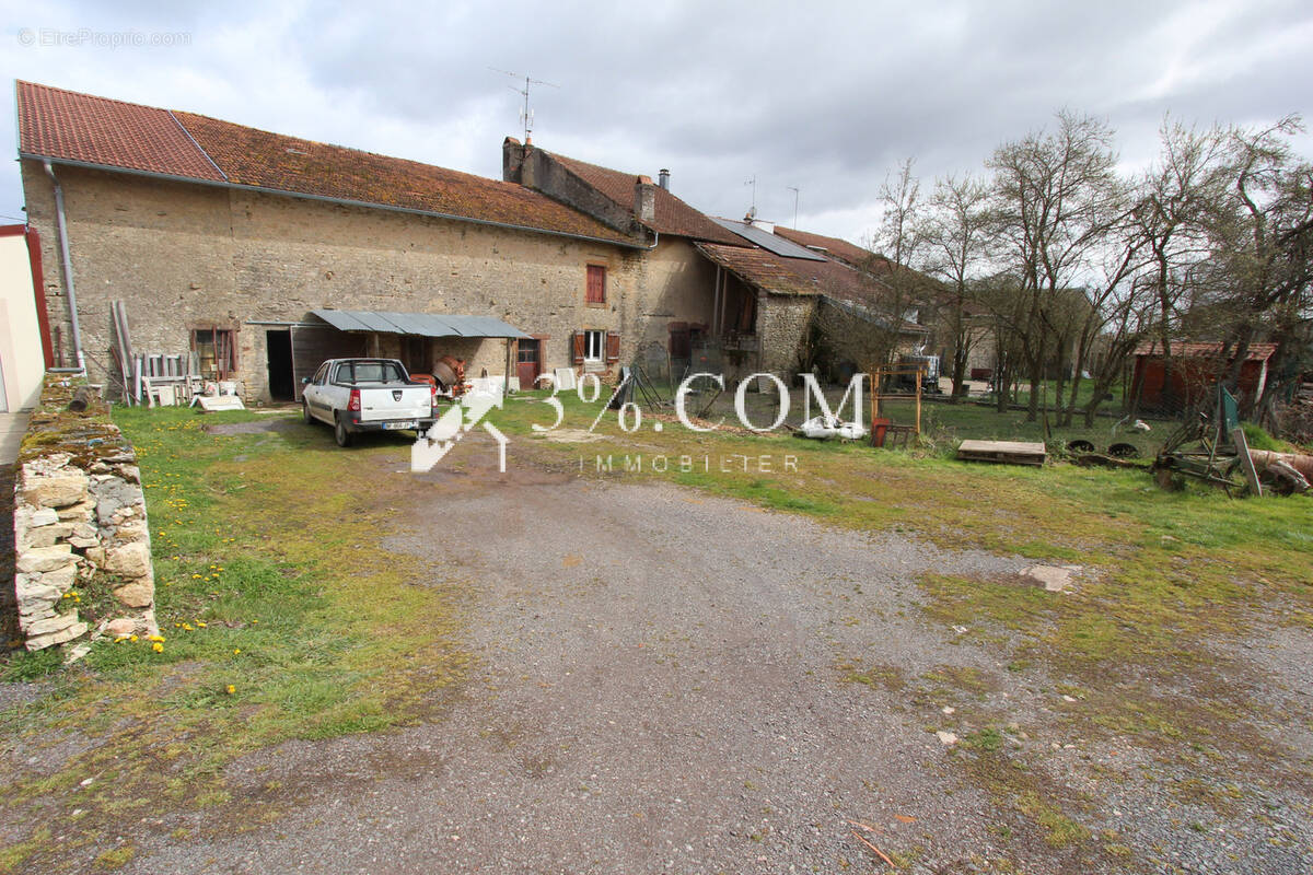 Maison à VAXAINVILLE
