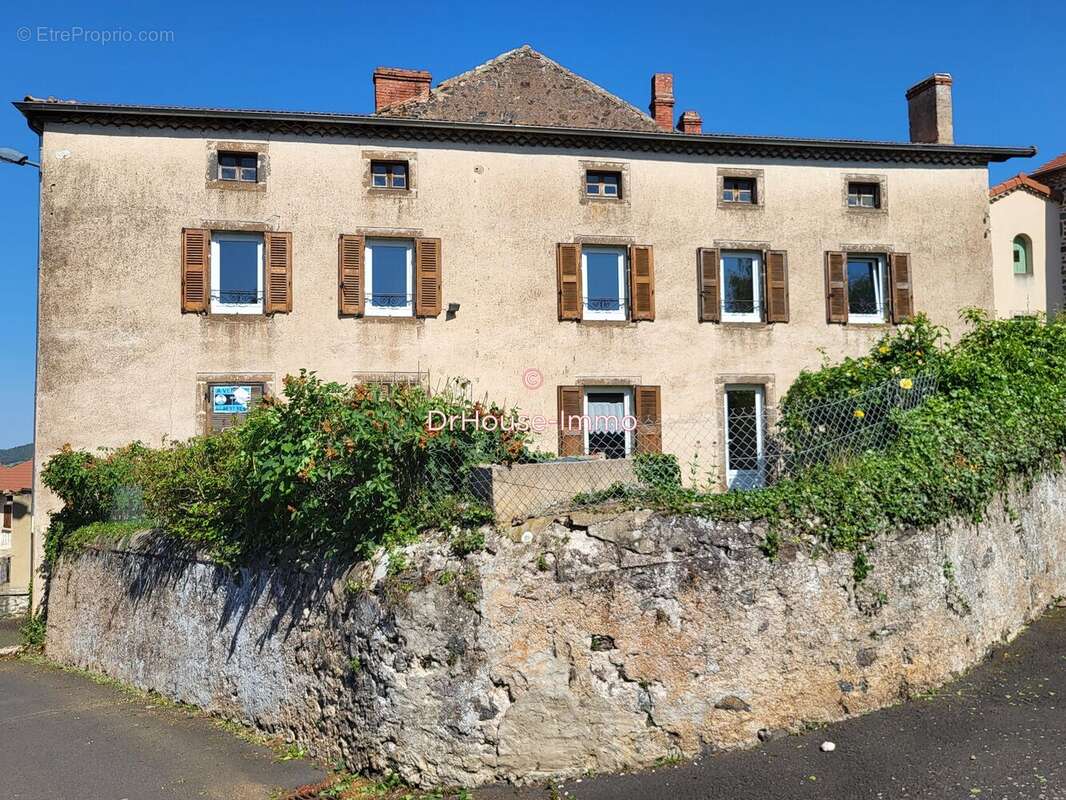 Maison à SIAUGUES-SAINTE-MARIE