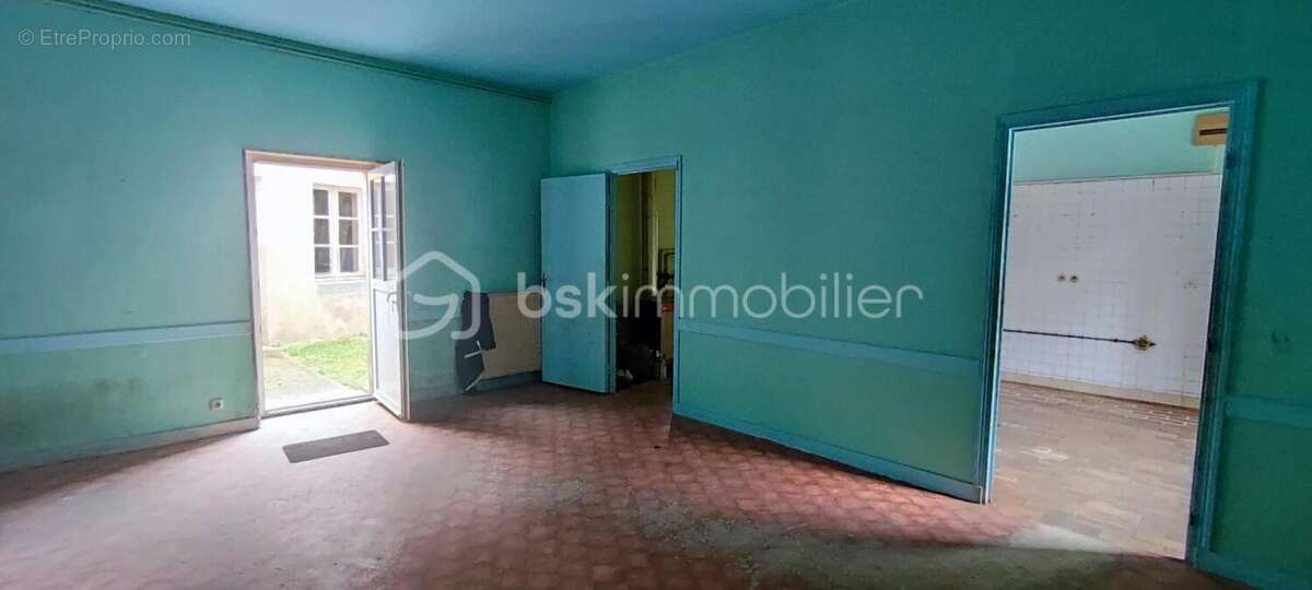 Maison de caractère à rénover - Ancien hôtel-restaurant - photo 6