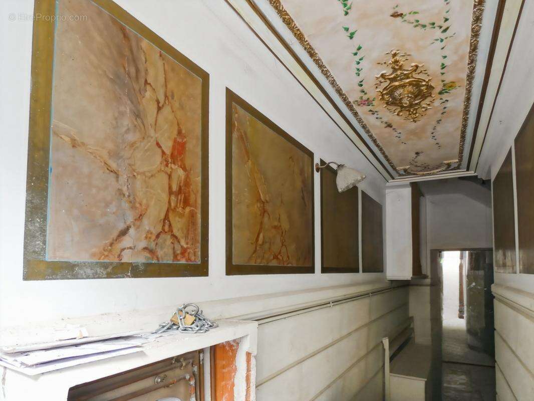 Immeuble Alès 160 m2, local commercial et trois appartements - photo 2