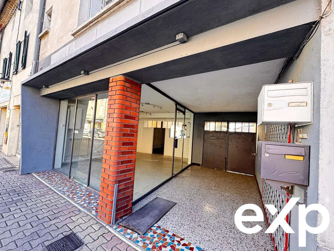 Atelier / boutique - Appartement à SAINT-CHRISTOL-LES-ALES