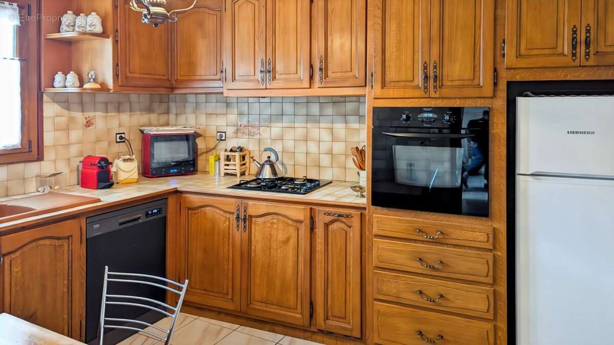 Maison à SAINT-LAURENT-DE-LA-SALANQUE