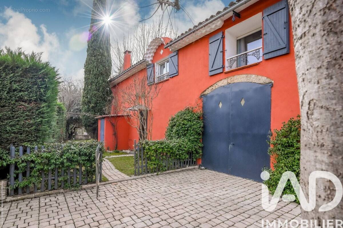 Photo 1 - Maison à LA BOUILLADISSE