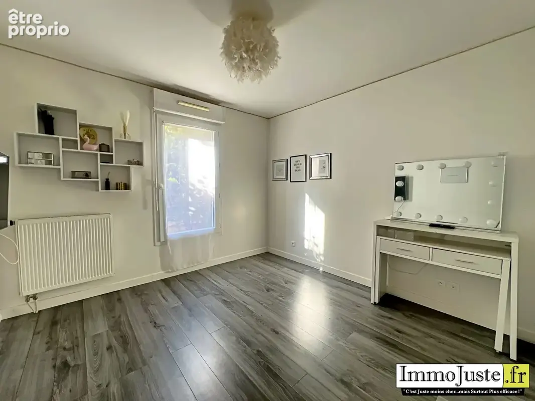 Appartement 4 pièces 85 m² à vendre à Guyancourt (78280) - photo 8