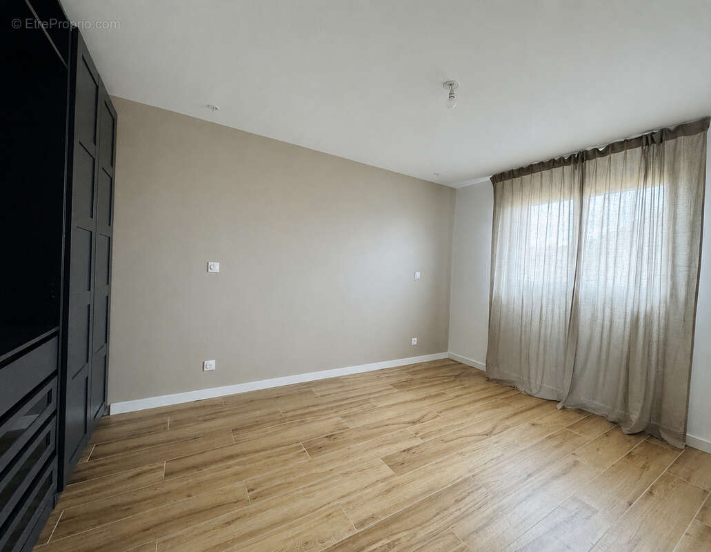 Maison contemporaine de plain-pied   117 m2   4 chambres   Vue dégagée - photo 9