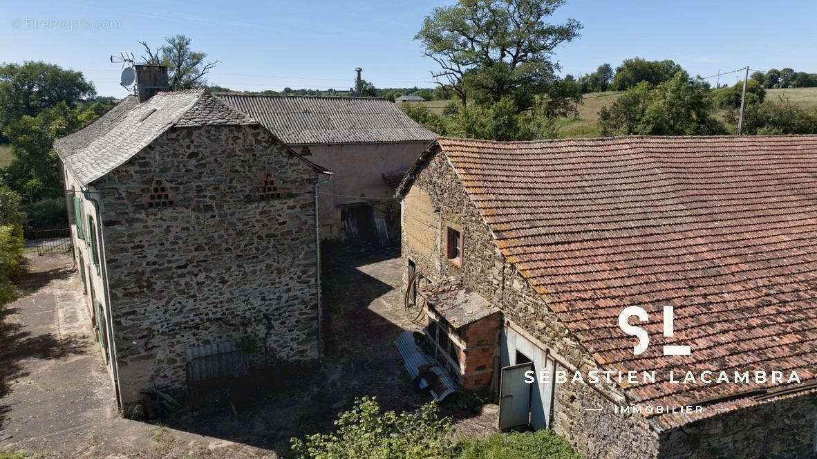 Maison à JOUQUEVIEL