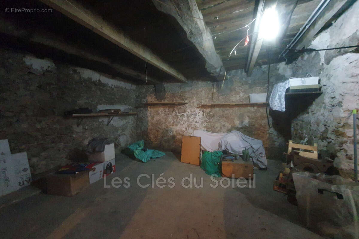 Maison à FLASSANS-SUR-ISSOLE