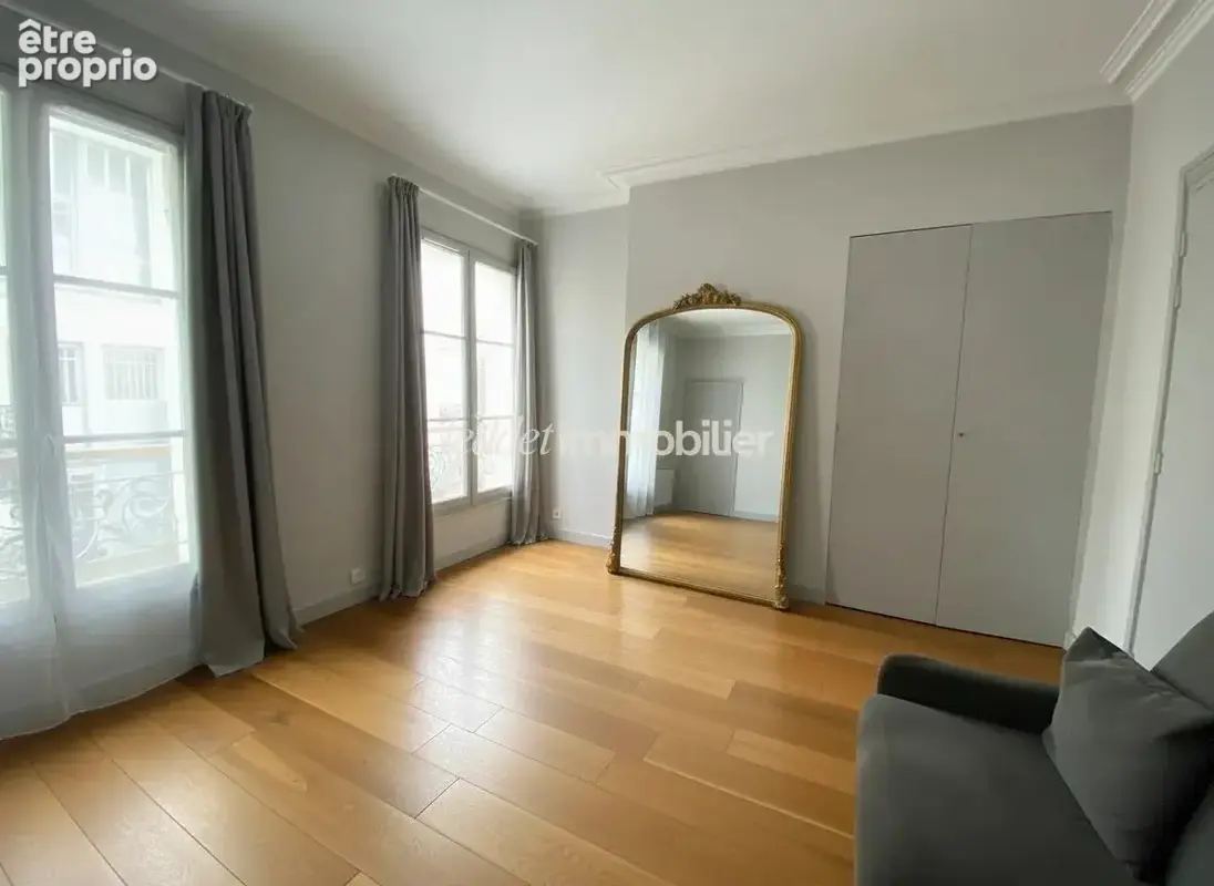 Appartement à PARIS-8E