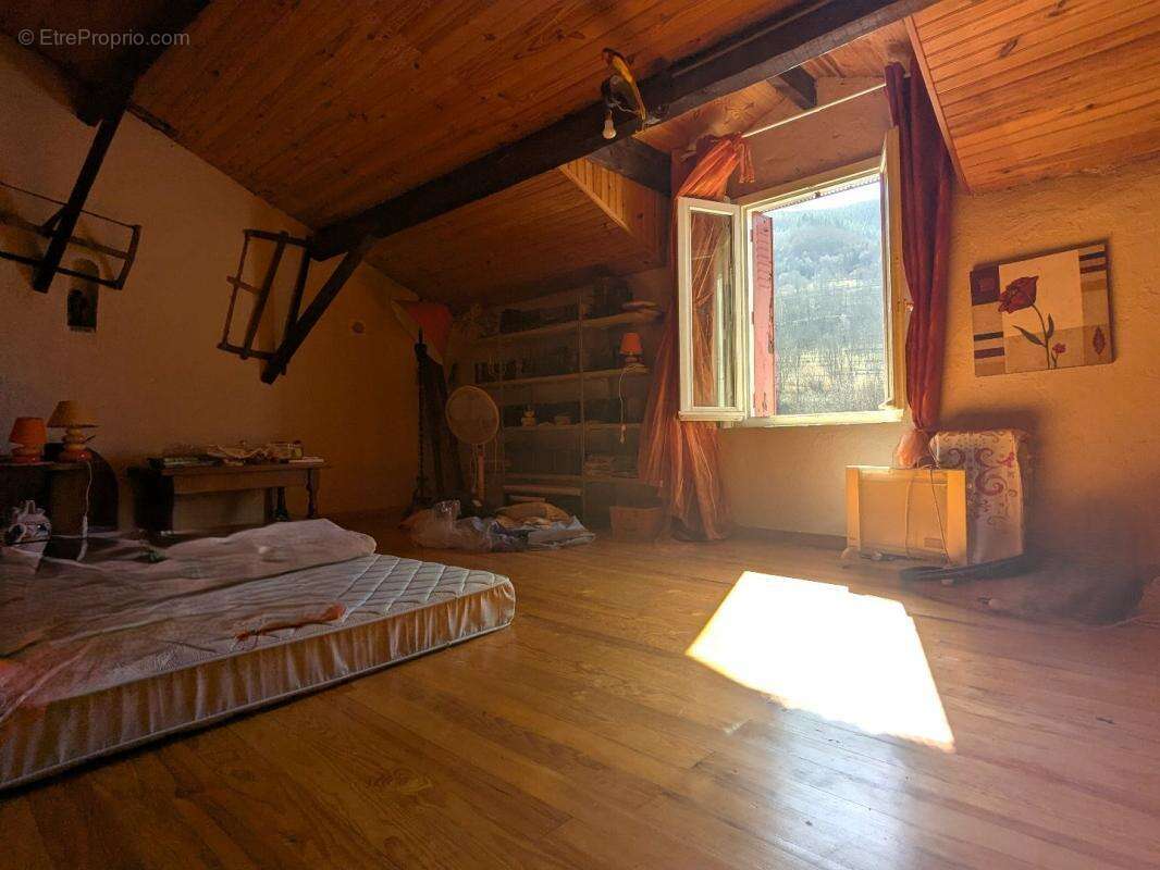 Maison à CAUSSOU