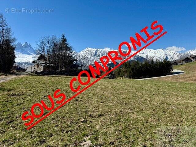 Terrain à ALBIEZ-MONTROND