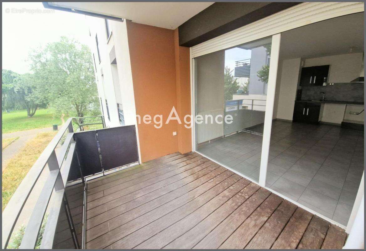 Appartement à MEYZIEU