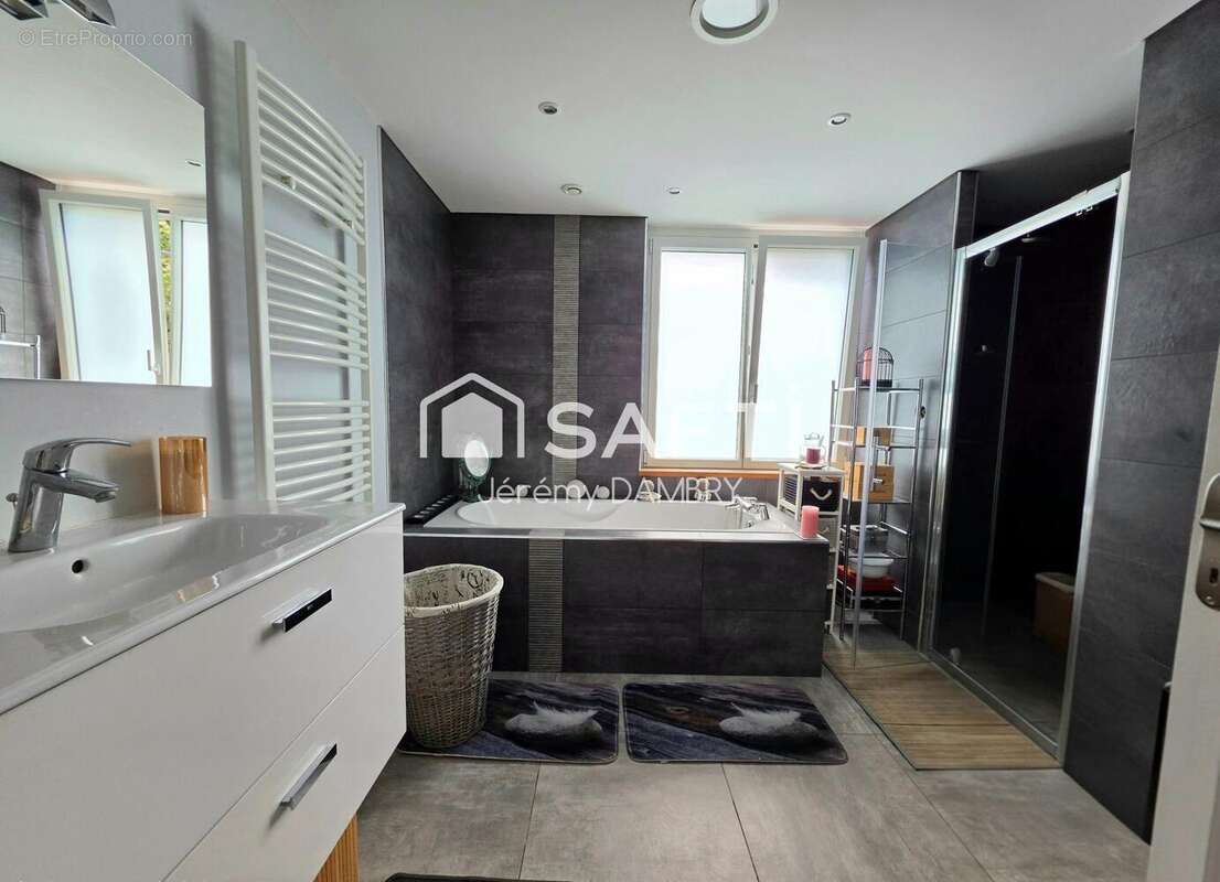 Maison 80 m² à Loos  - photo 7