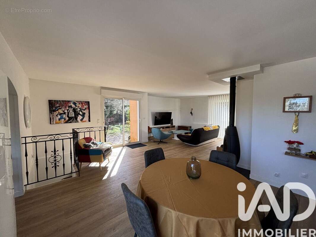 Photo 2 - Maison à BRIGNOLES