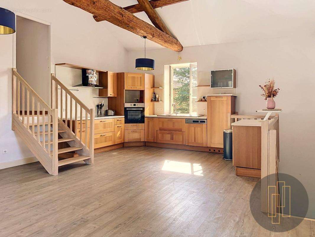 Maison en pierres dorées - 4 chambres avec jardin privatif - photo 5