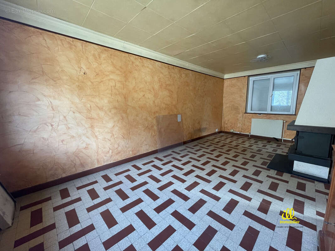 Maison à VIREUX-MOLHAIN