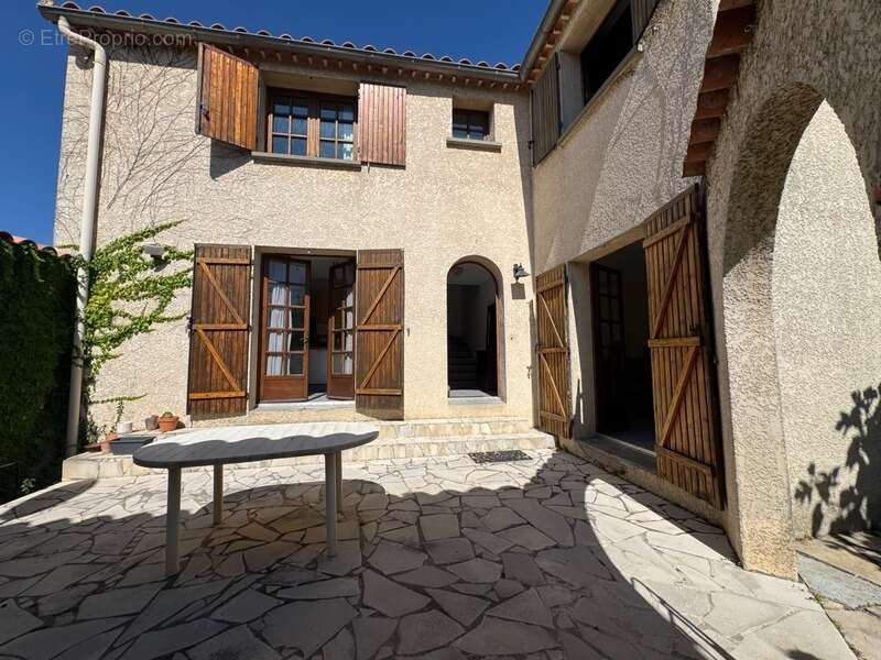 Maison à SAINT-HILAIRE-DE-BRETHMAS