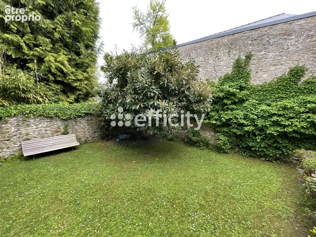 Maison 10 pièces 222 m² à vendre à Laval (53000) - photo 2
