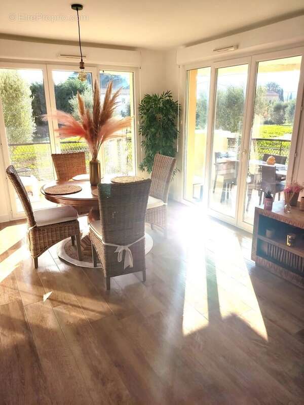 Appartement à SIX-FOURS-LES-PLAGES