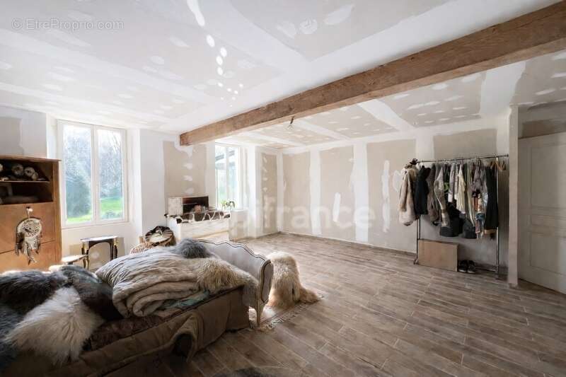 Longère charentaise de 131 m² avec dépendance et hangar - Fort potentiel - Vanzac (17) - photo 14