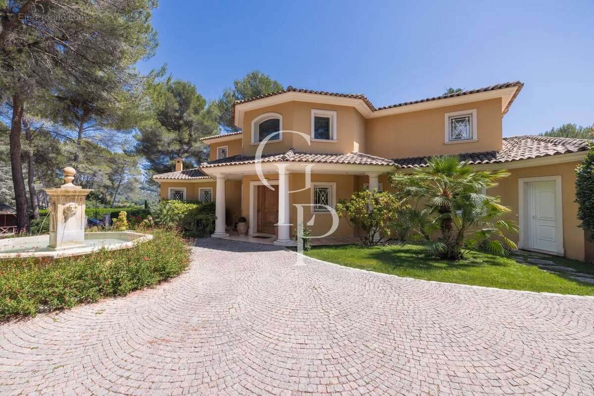 Maison à MOUGINS