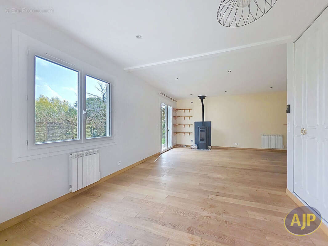 Maison 64 m² 2 chb. terrasse jardin et abri - photo 4